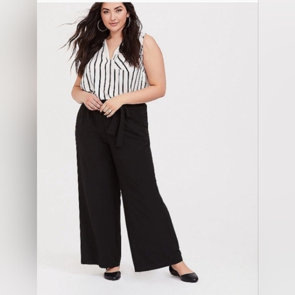 NEW! Torrid Black Crepe Self Tie Wide Leg Pant, NWT, Size 1X - Picture 2 of 6